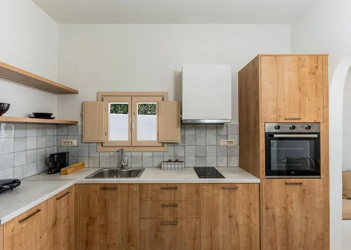 Endless East Luxury House